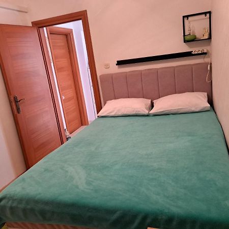 Mateo Apartment Дуги Рат Екстериор снимка