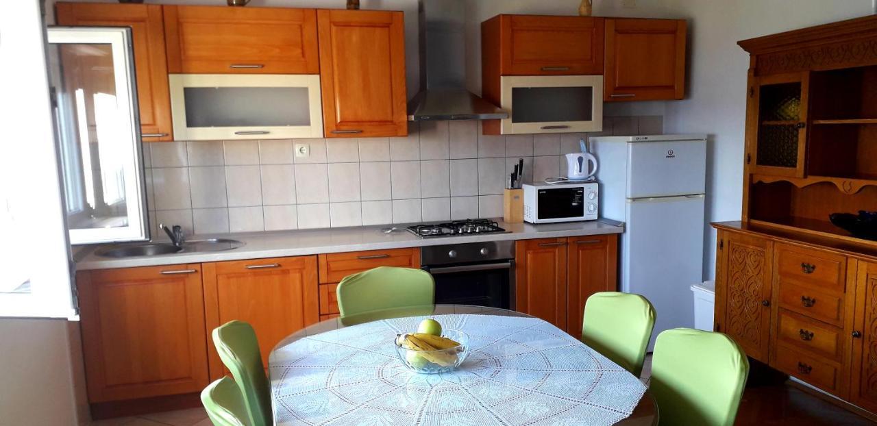 Mateo Apartment Дуги Рат Екстериор снимка