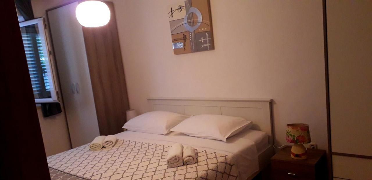 Mateo Apartment Дуги Рат Екстериор снимка