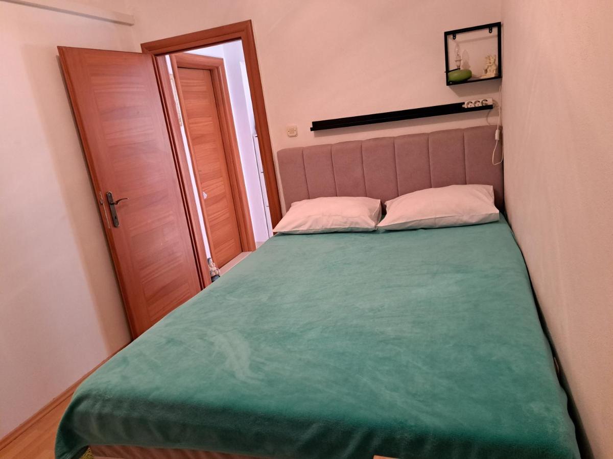 Mateo Apartment Дуги Рат Екстериор снимка